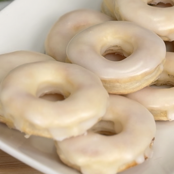 Pastelitos de hojaldre con crema de yemas