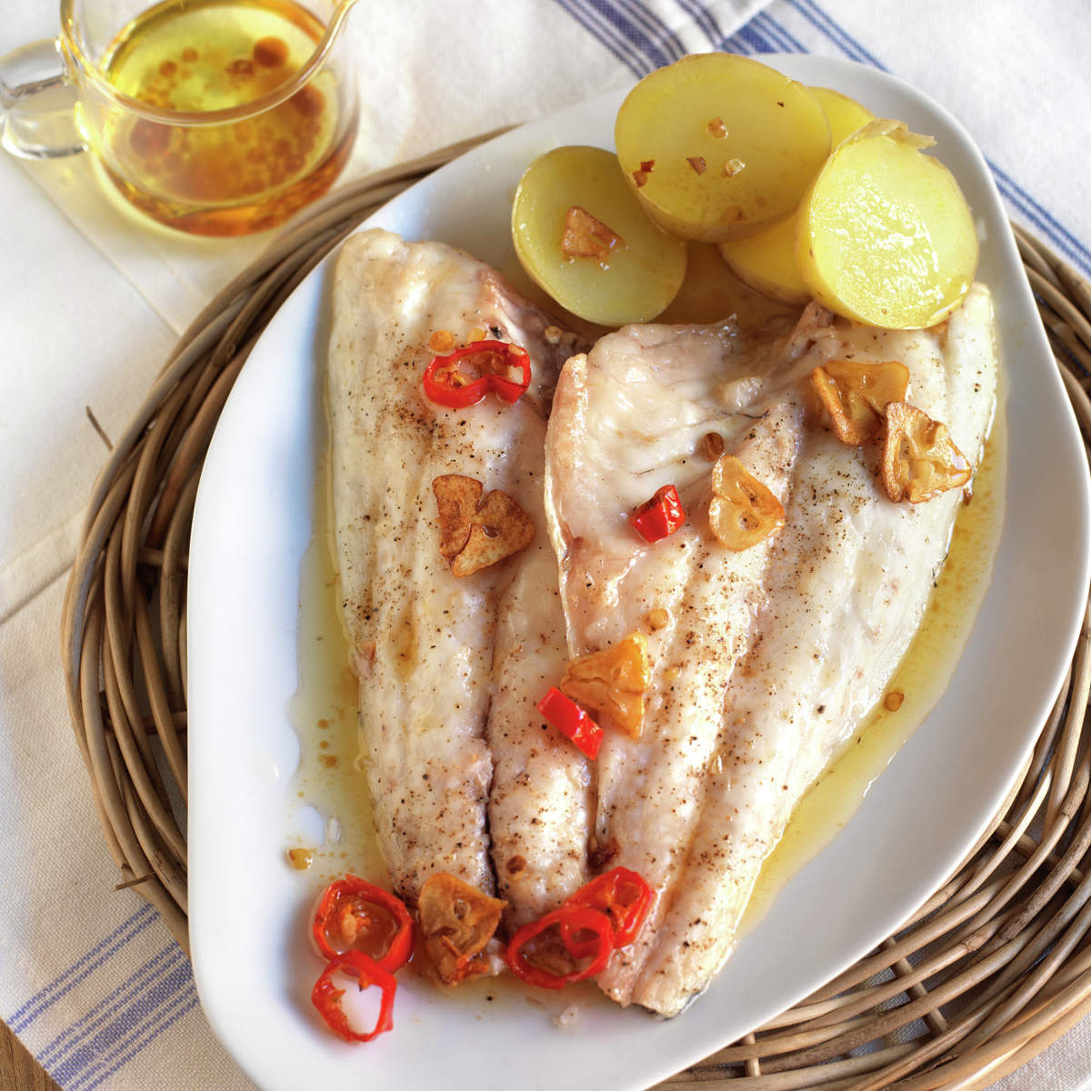 Filetes de dorada con guindilla