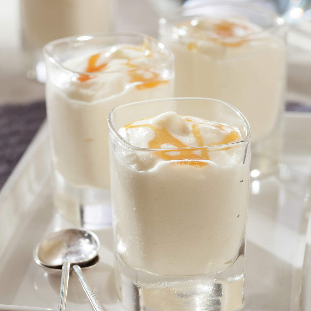 Mousse de chocolate blanco al caramelo