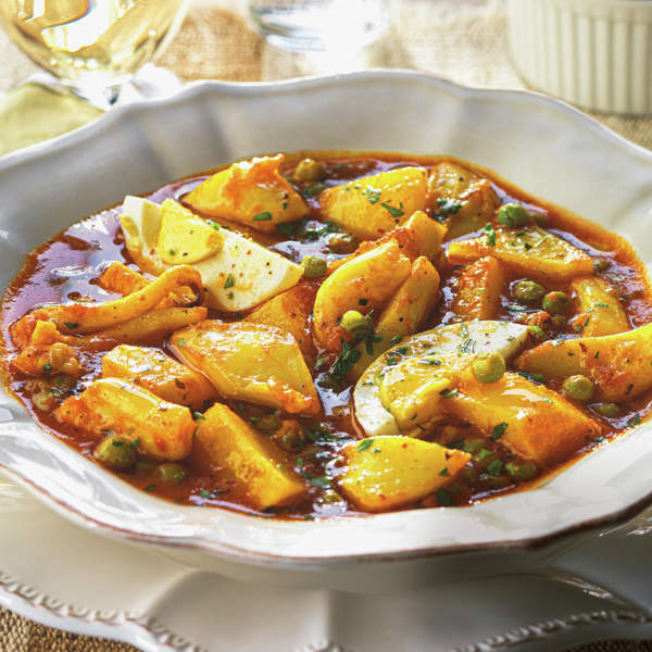 Guiso de sepia con patatas y guisantes