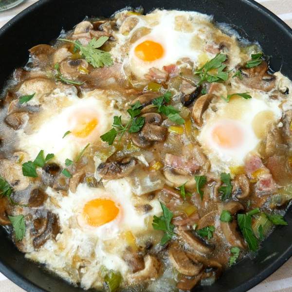 Huevos a la bretona, cena fácil al horno ¡en 20 minutos!