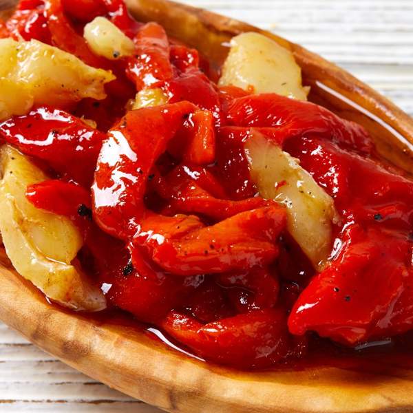 Esgarraet, la ensalada típica de Valencia con bacalao y pimientos rojos asados (fácil y deliciosa)