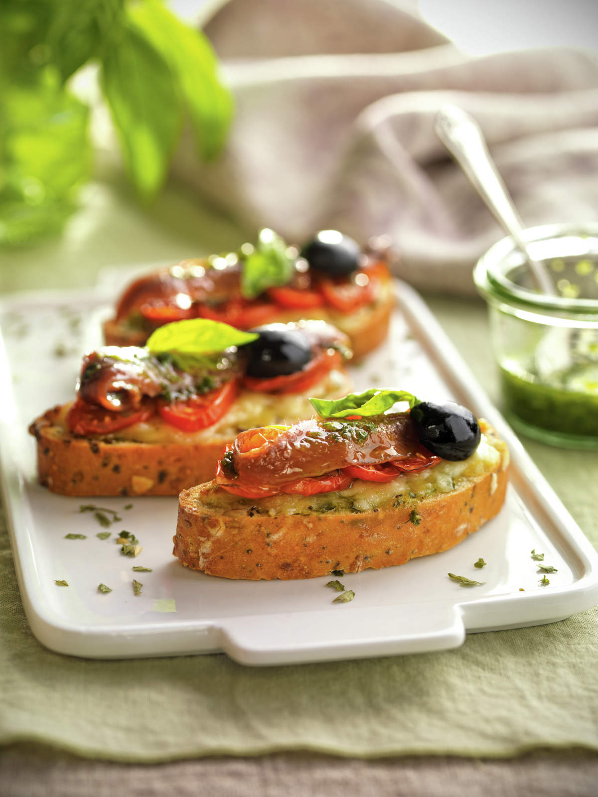 costrinis_de_tomate_mozzarella_y_albahaca