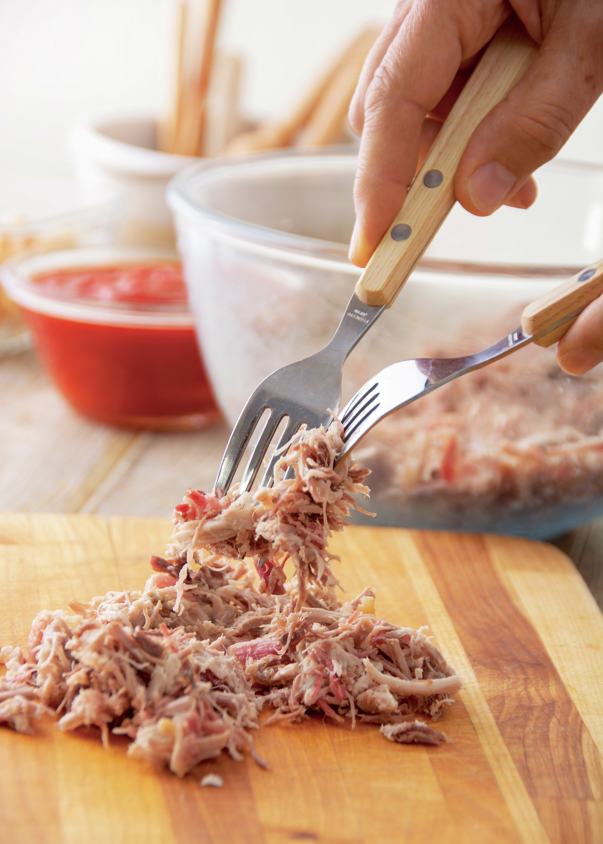 5. Desmenuza la carne
