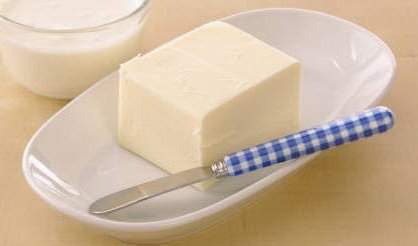1. Deja ablandar la mantequilla