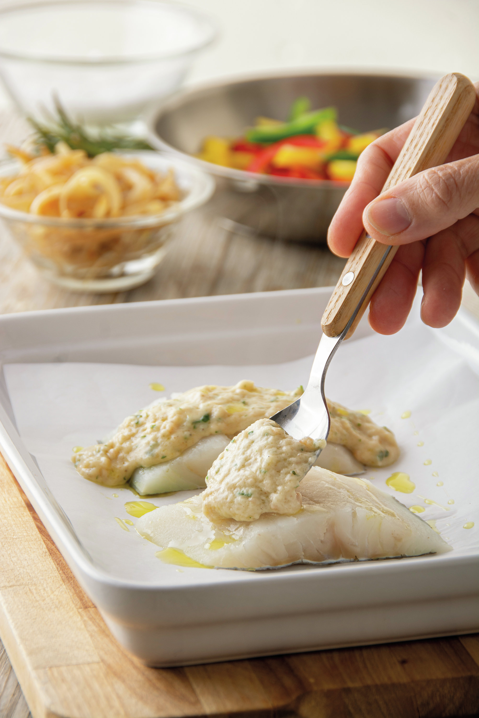 4. Gratina el pescado