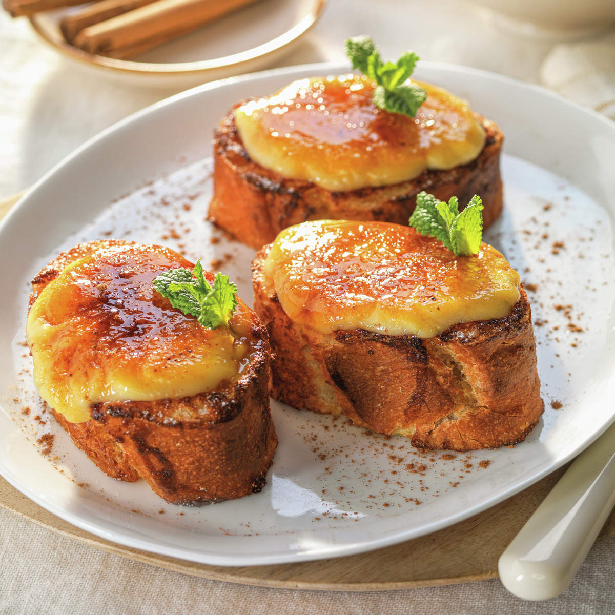 Torrijas de la abuela con crema pastelera caramelizada