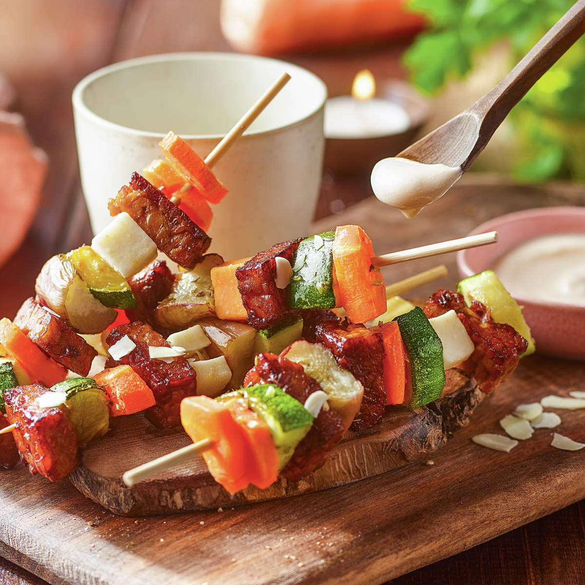 Brochetas de tempeh de garbanzos
