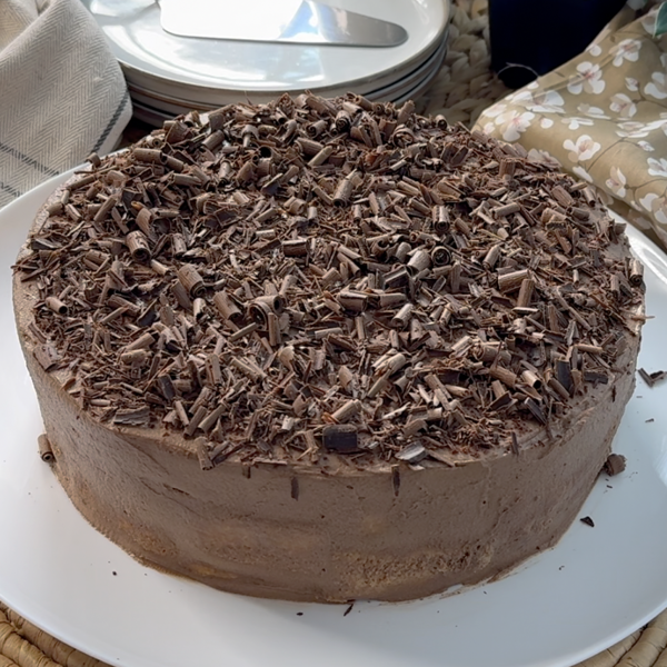 Tarta cremosa de chocolate con bizcochos de soletilla (sin horno y sin gelatina)