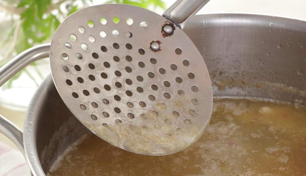 2. Prepara el caldo de pescado