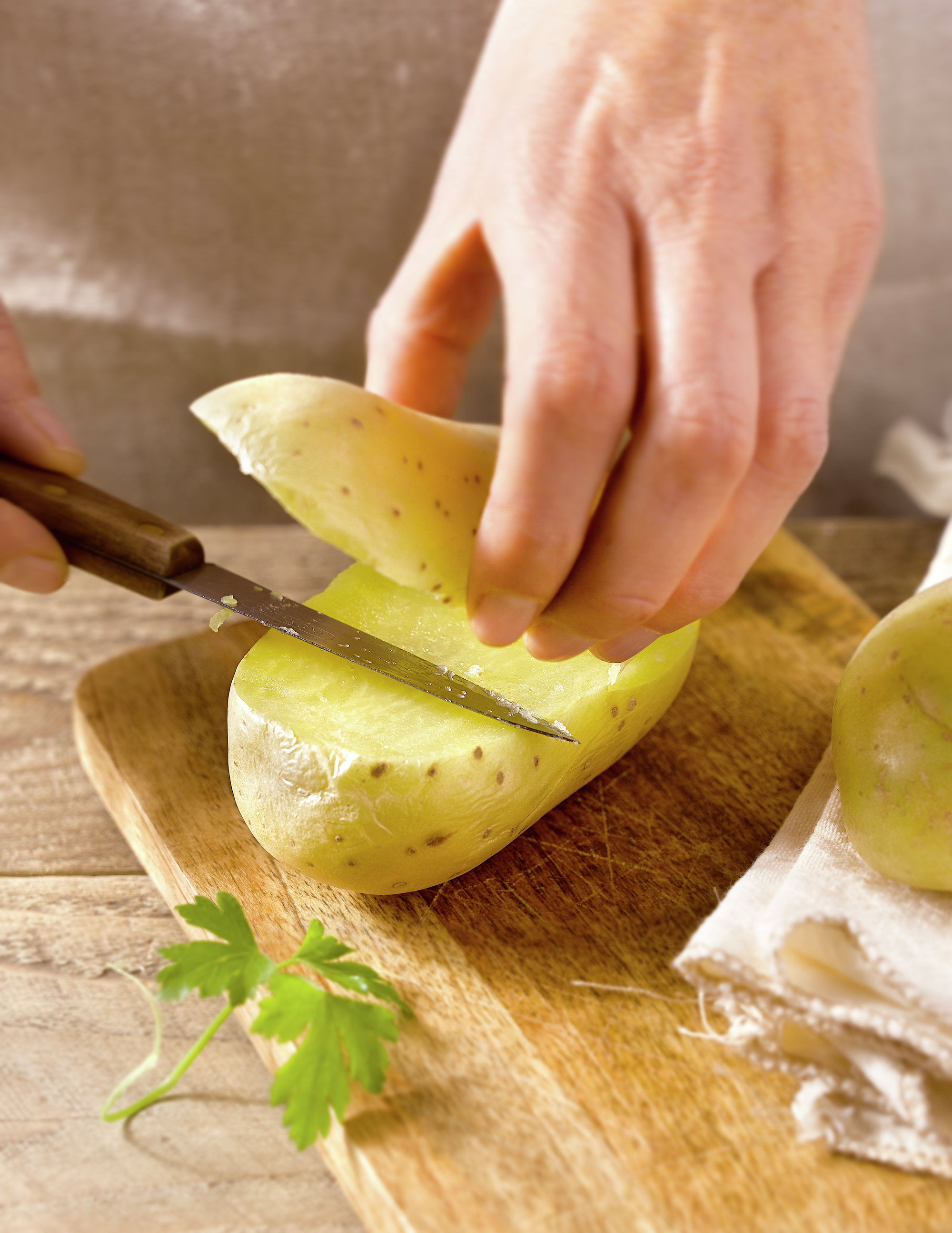 3. Retira la pulpa de las patatas