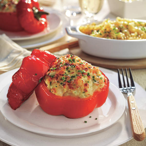 Pimientos rellenos de bacalao y gambitas, gratinados con queso