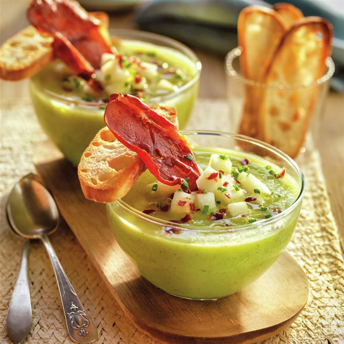 Crema fría de calabacín con melón y jamón