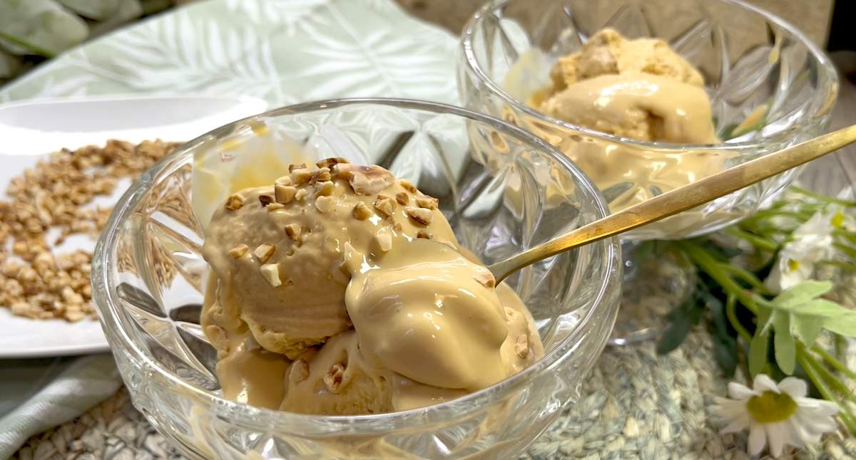 Helado casero de yogur y dulce de leche