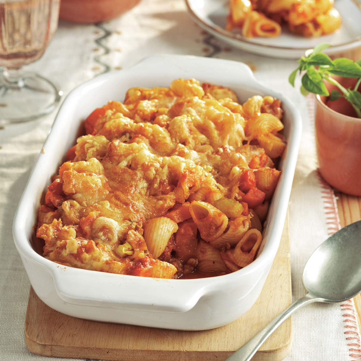 Caracolas de pasta con boloñesa