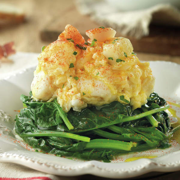 Espinacas con revuelto de bacalao