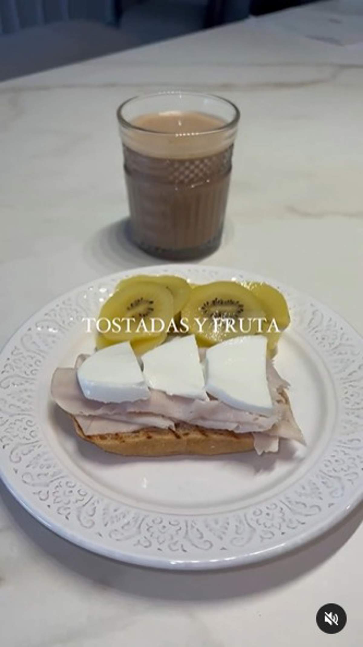 tostadas y fruta