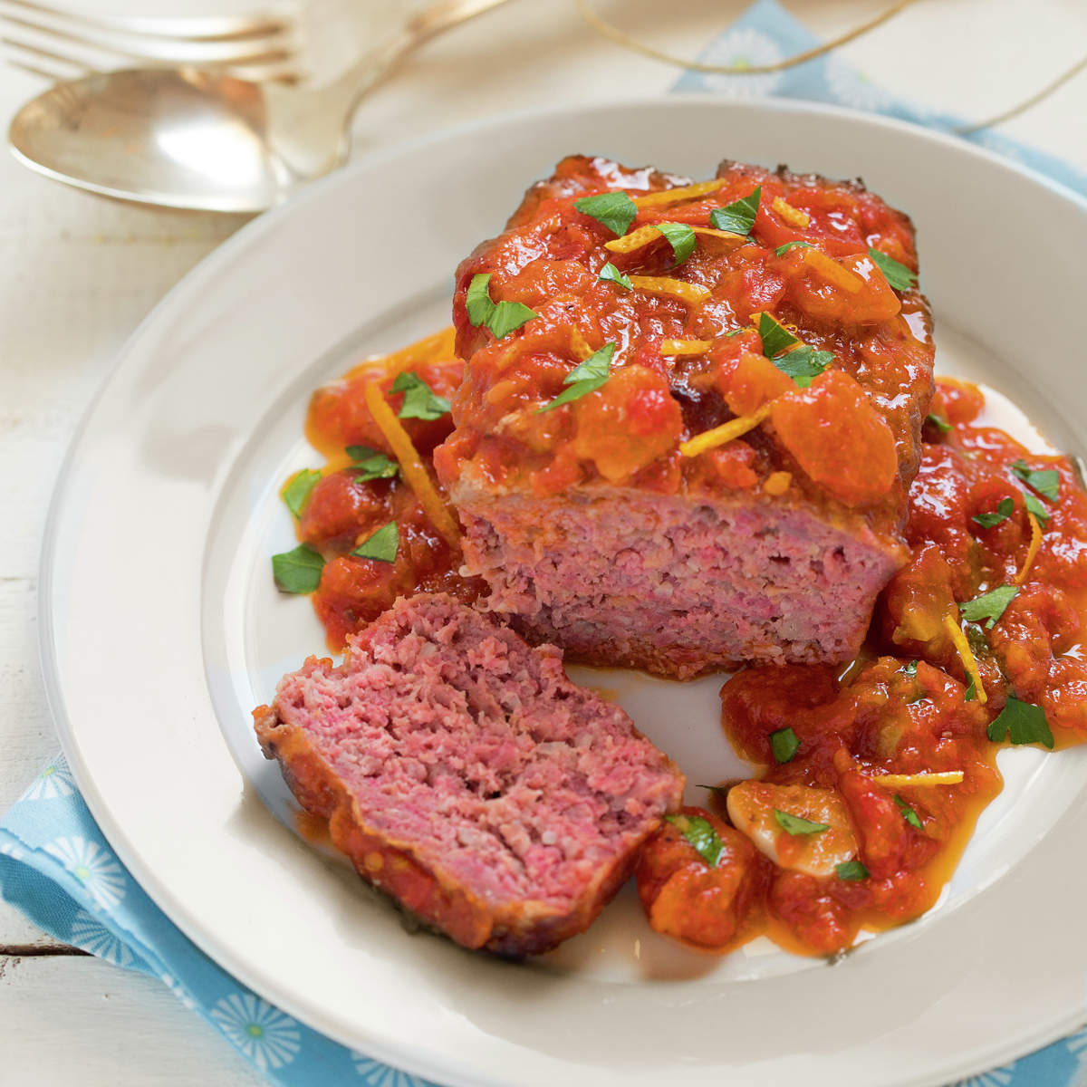 Terrina de ternera con salsa de tomate y zanahoria 