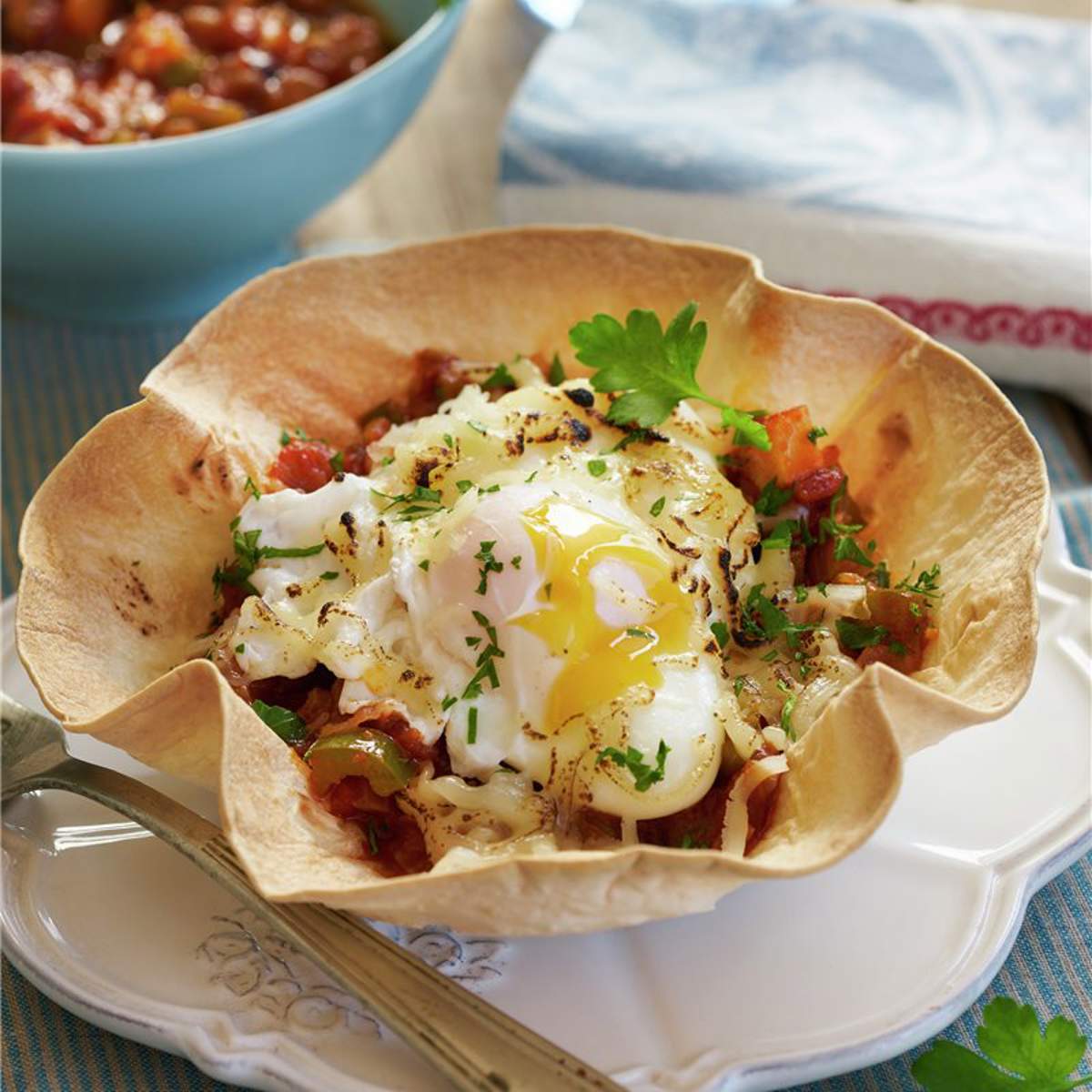 Huevos rancheros en tortillas de trigo