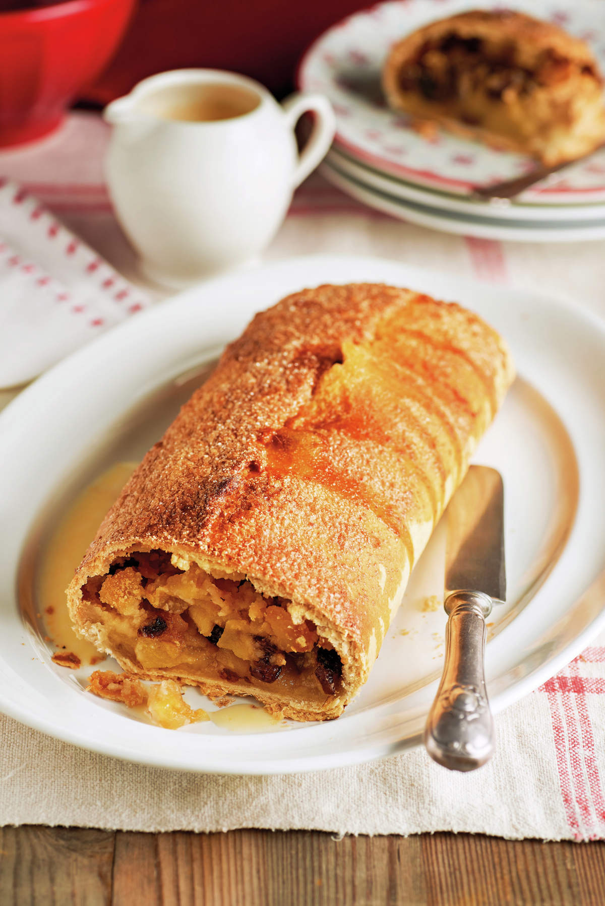 paso_a_paso_para_realizar_strudel_de_manzana_con_pasas_y_almendras_resultado_final