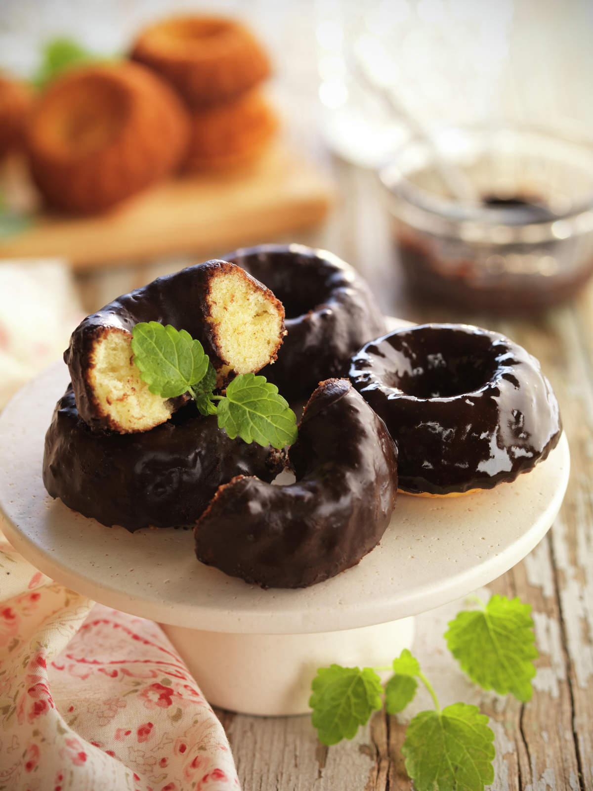 paso_a_paso_para_realizar_minibundt_cakes_cubiertos_con_chocolate_negro_resultado_final