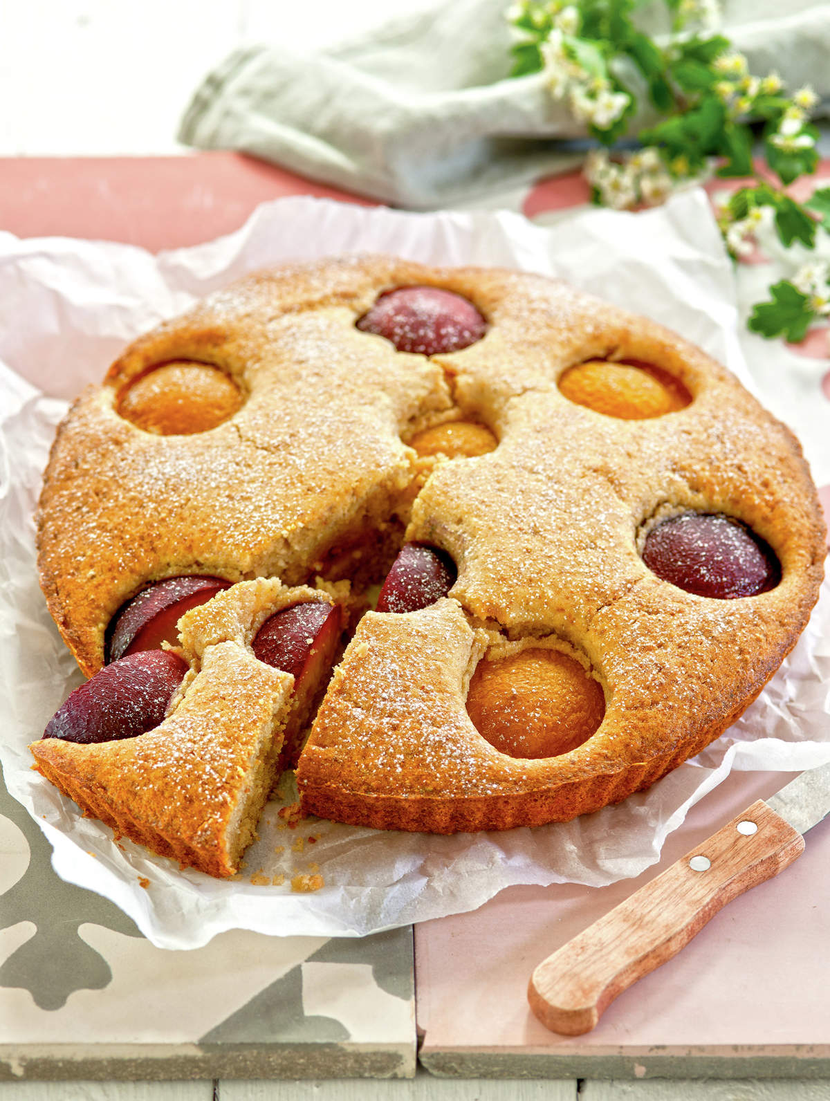 TARTA DE CIRUELAS Y REQUESÓN.