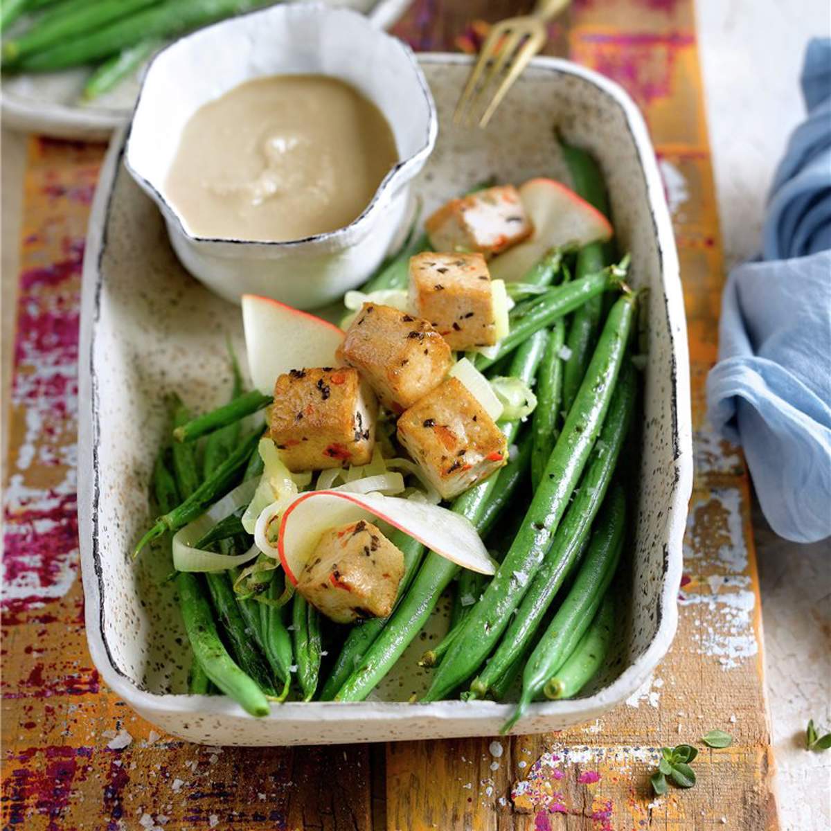 Ensalada de judías verdes con tofu manzana y puerro 