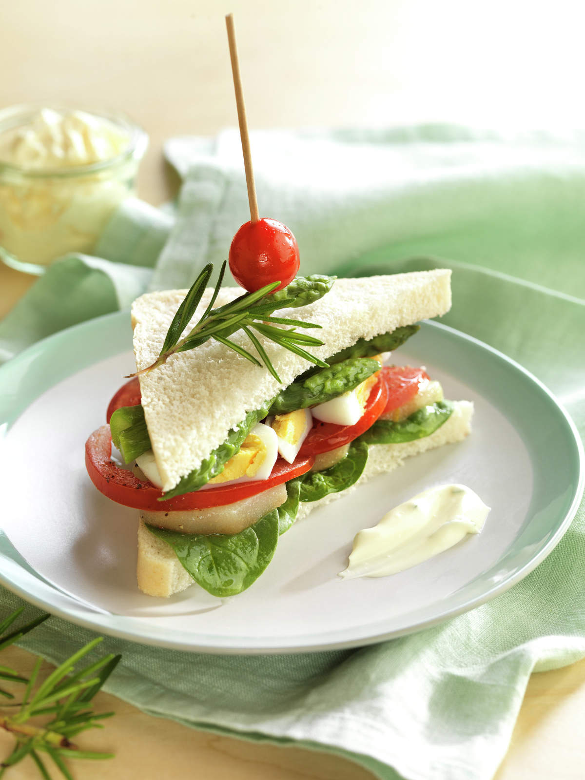 Sandwich vegetal con huevo