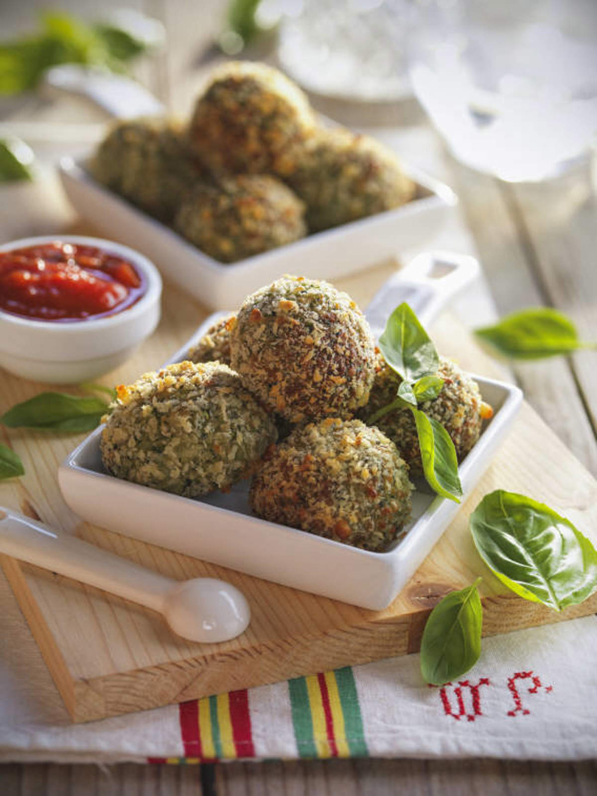 albóndigas de brócoli con tomate