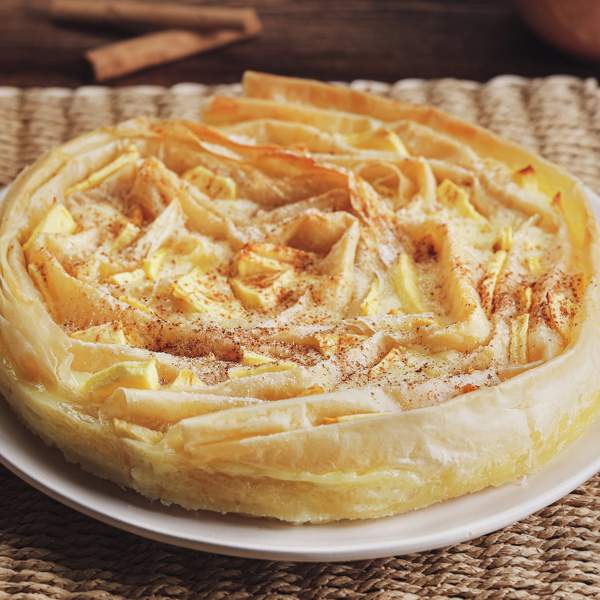 Pastel de limón con pasta filo y frutos del bosque: un dulce fácil con toques cítricos perfecto para como postre o merienda