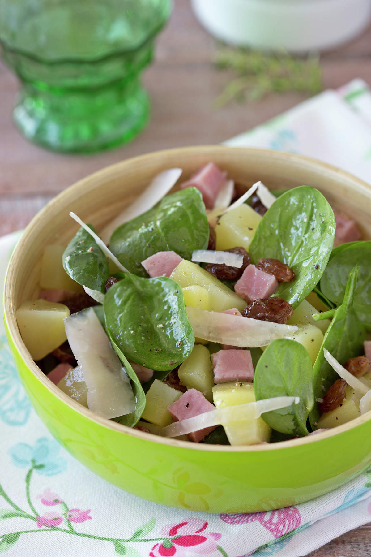 Ensalada de patata, espinacas y queso