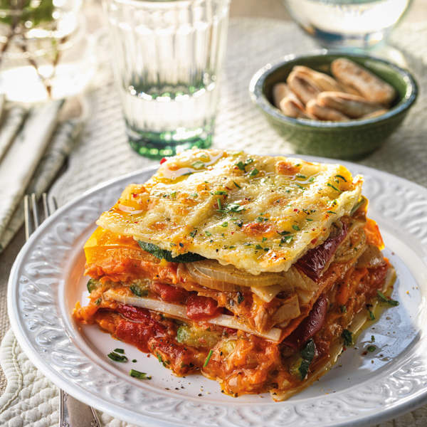 Lasaña de verduras asadas y salsa de atún