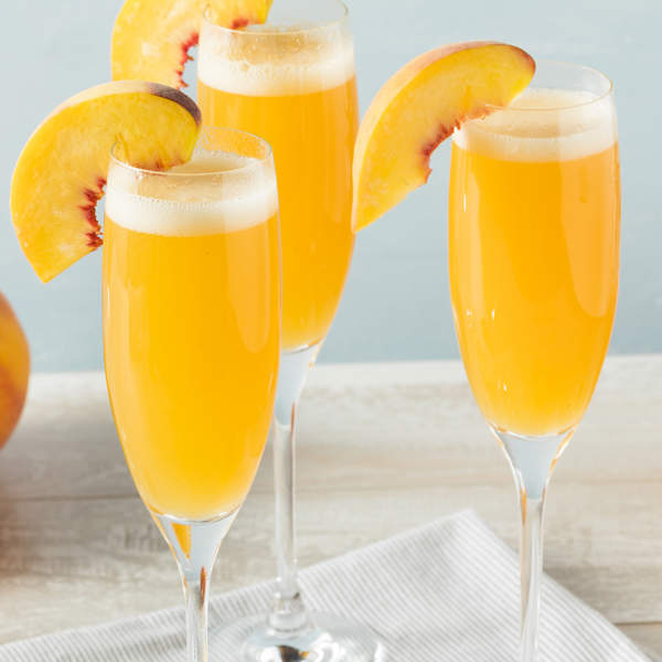 Ni sangría ni cerveza, el trago más refrescante para el verano es el cóctel Bellini (de melocotón)