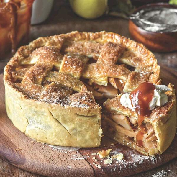 Tarta de manzana enrejada con especias y salsa de caramelo, ¡de película!