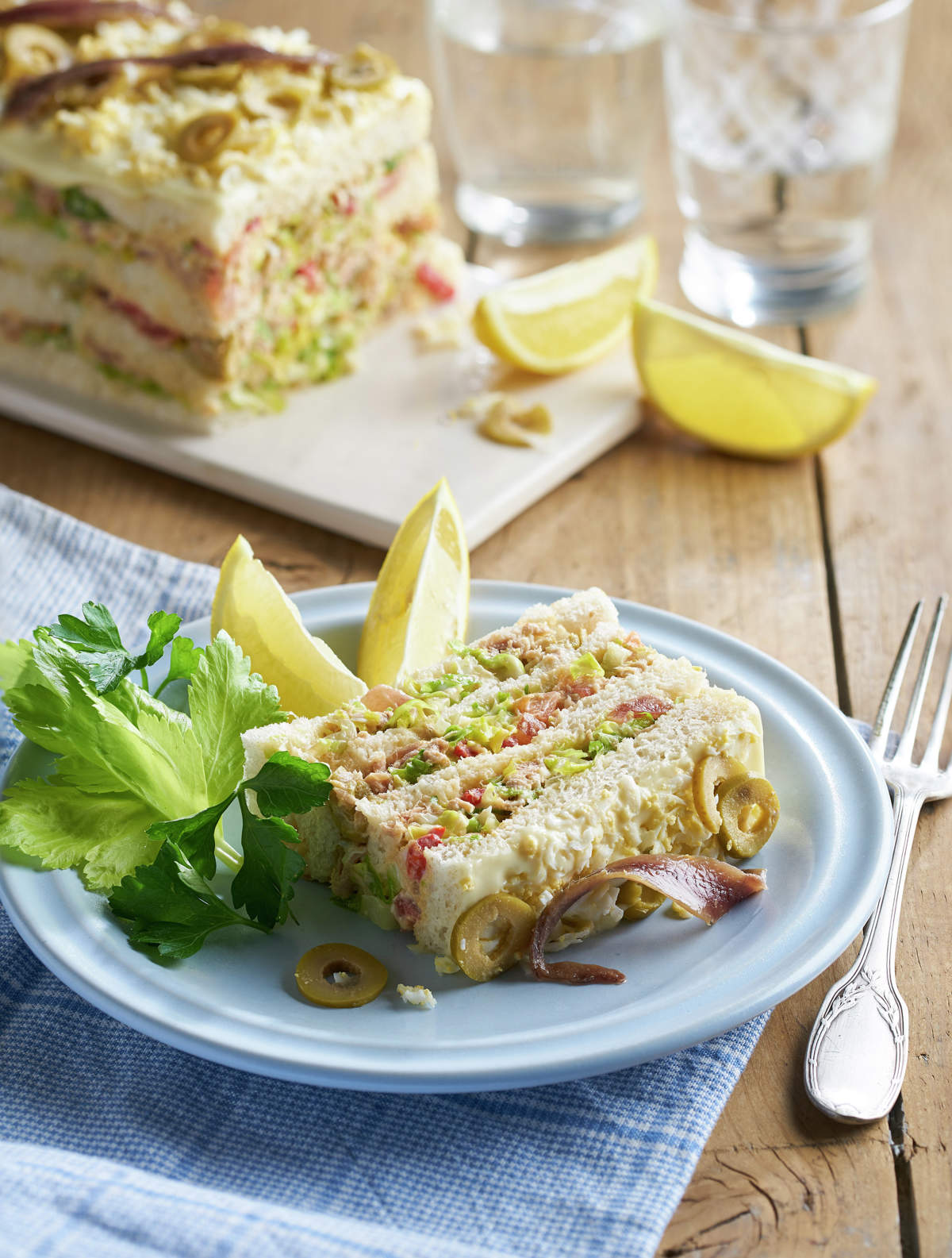 Pastel de atún con pan de molde