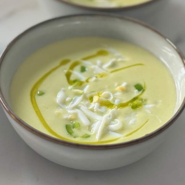 Gazpacho de espárragos blancos, una cremita fácil y rica para tomar todo el año