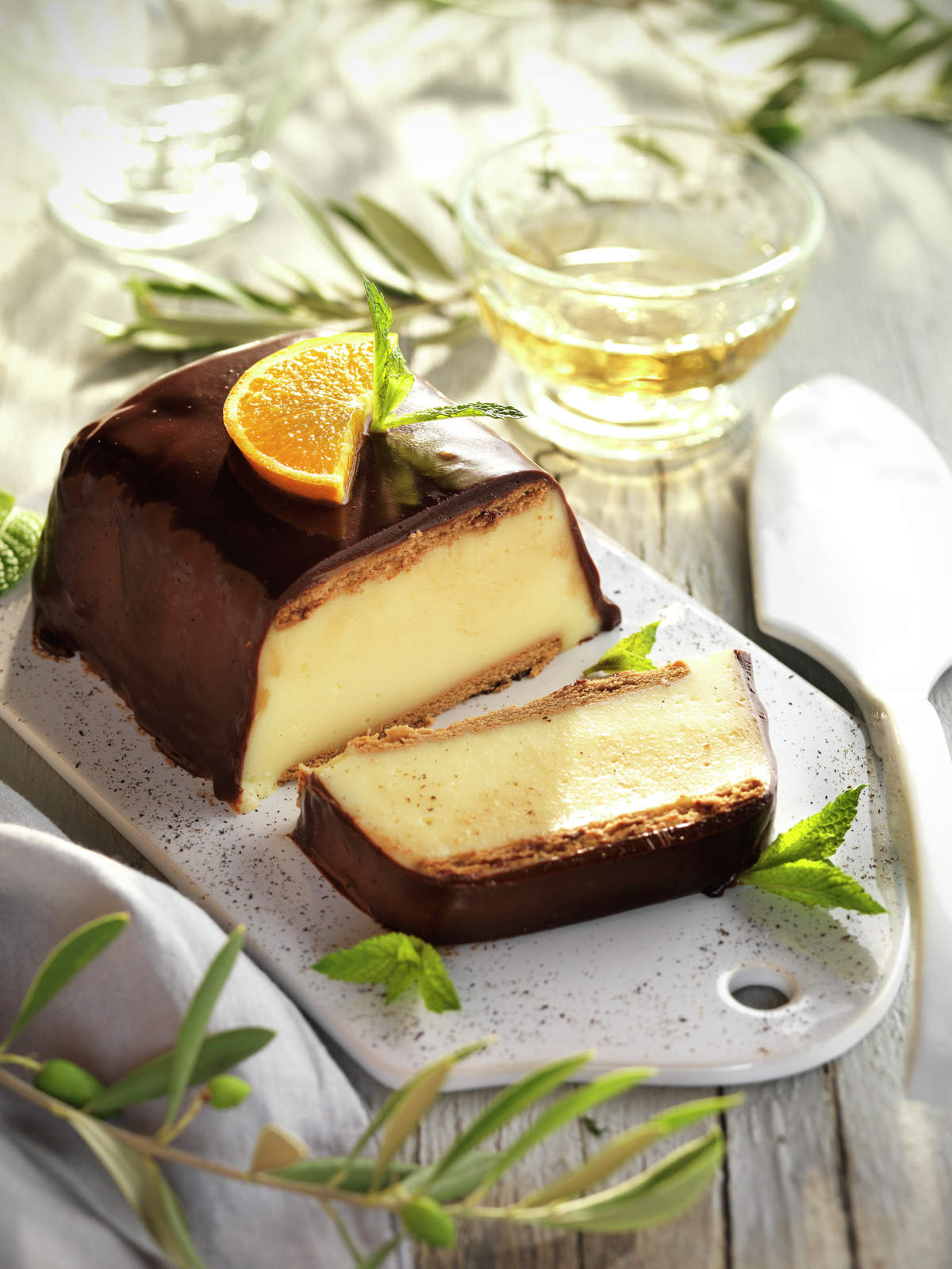 Tarta de galletas, crema y chocolate