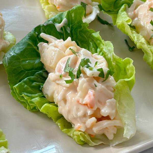 Cogollos de Tudela rellenos con ensaladilla de cangrejo