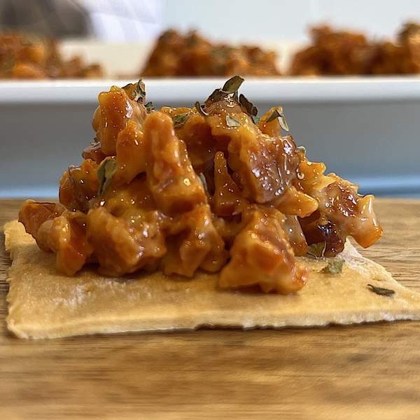 Canapés de tartar de chorizo, una idea fácil y resultona para Navidad (o para cuando quieras)