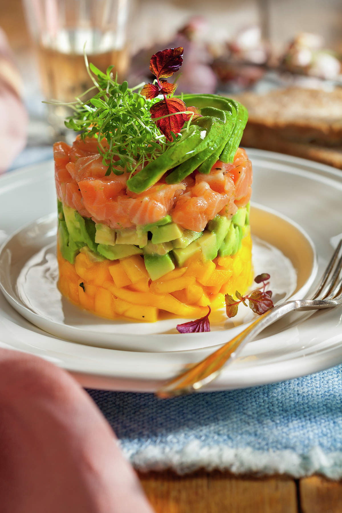 Tartar de salmón, mango y aguacate