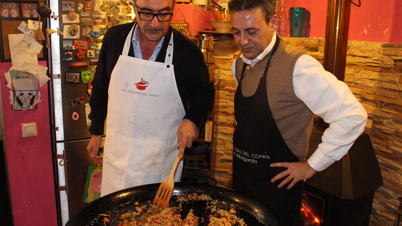 Carlos Herrera no se corta en opinar sobre esta paella valenciana... ¿en Madrid?