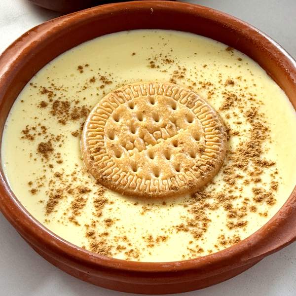 Natillas caseras con galleta y canela