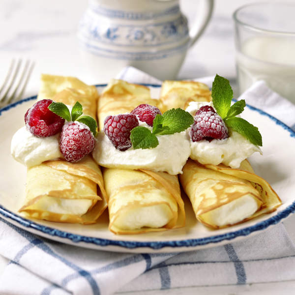 Filloas rellenas de crema, un postre tradicional gallego ¡para chuparse los dedos!