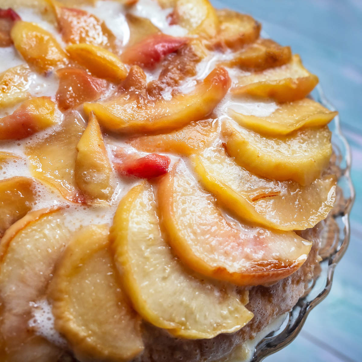 pastel de melocotón iStock 1029831148