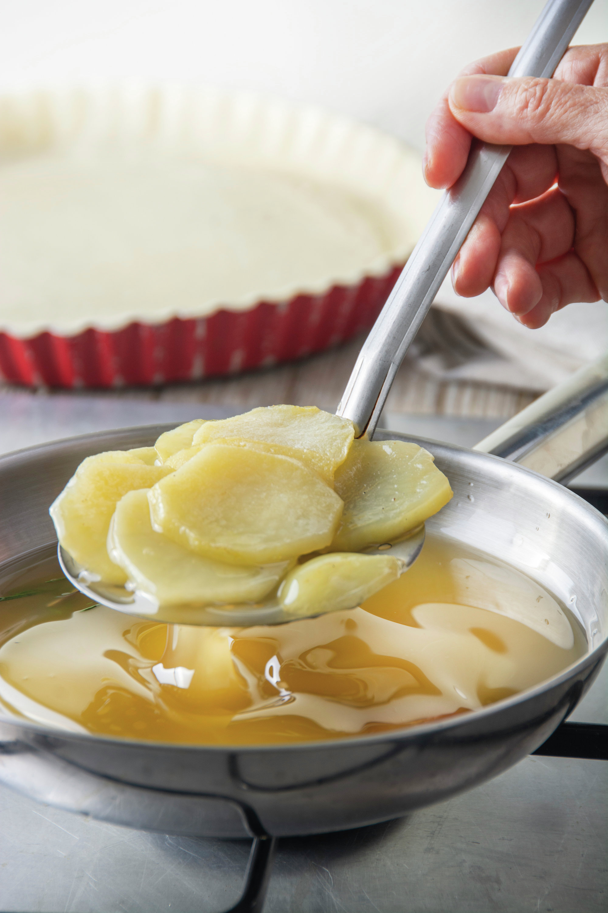 1. Confita las patatas