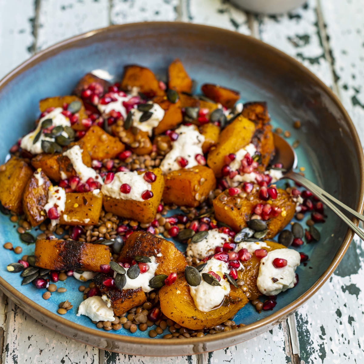 ensalada de octubre de calabaza y granada iStock 1219732180