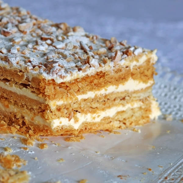 Tarta de hojaldre de Torrelavega y crema de mantequilla: el postre típico cántabro que hará que te chupes los dedos