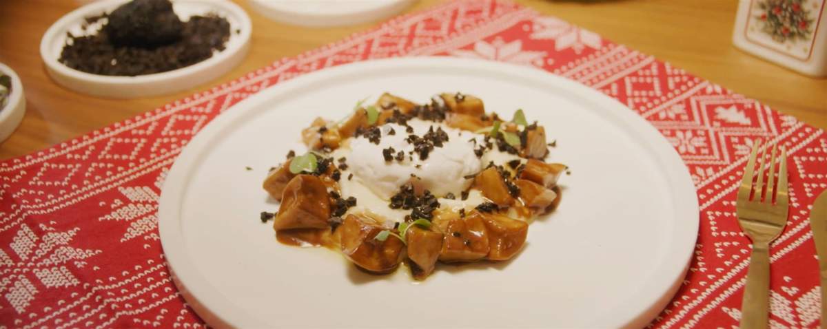 Parmentier de patata con huevo poché, boletus y trufa de Tamara Falcó