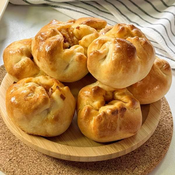 Bollitos preñaos con chorizo y puré de patata, un bocado delicioso