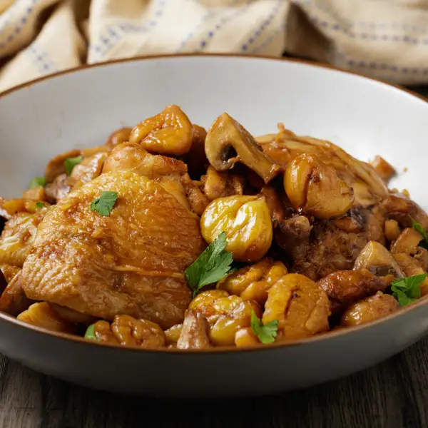 Pollo con castañas, el guiso fácil de preparar con un sabor espectacular